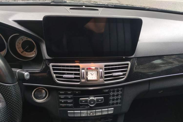 Used Mercedes-Benz E-Class 2015 E 200 L Sport Edition Audio And AC Panel