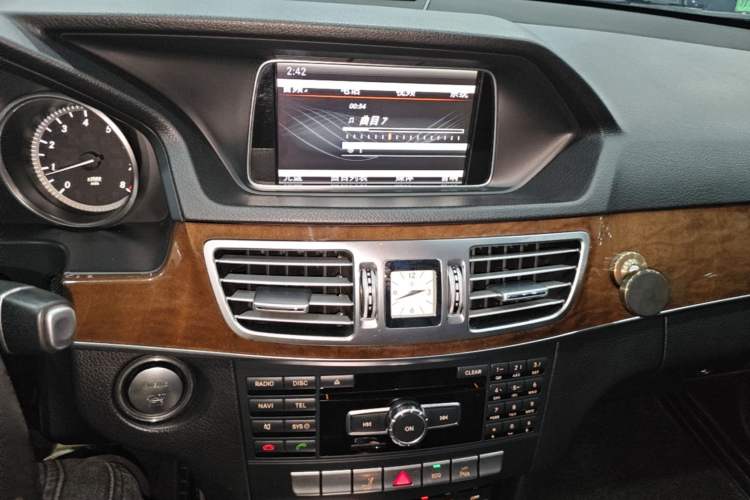 Used Mercedes-Benz E-Class 2015 E 200 L Audio And AC Panel