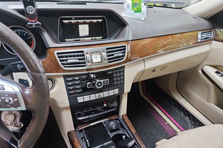 Used Mercedes-Benz E-Class 2015 E 260 L Audio And AC Panel