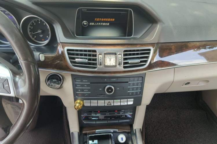 Used Mercedes-Benz E-Class 2015 E 200 L Audio And AC Panel