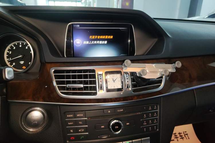 Used Mercedes-Benz E-Class 2015 Facelift E 200 L Audio And AC Panel