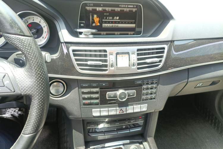 Used Mercedes-Benz E-Class 2015 E 260 L Sport Luxury Model Audio And AC Panel