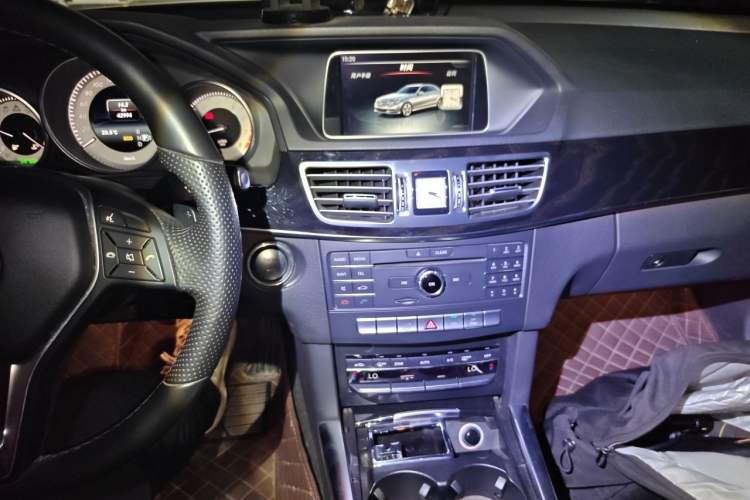 Used Mercedes-Benz E-Class 2015 Facelift E 200 L Sport Edition Audio And AC Panel