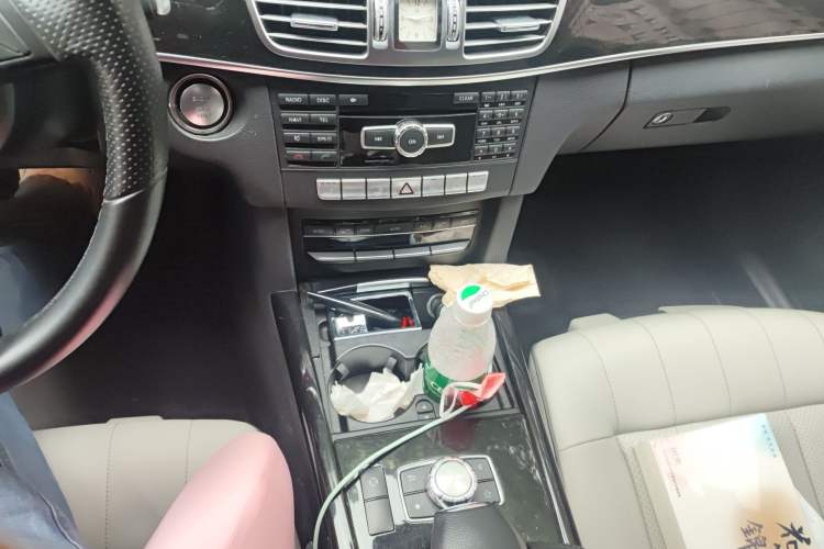 Used Mercedes-Benz E-Class 2015 E 260 L Sport & Fashion Model Audio And AC Panel