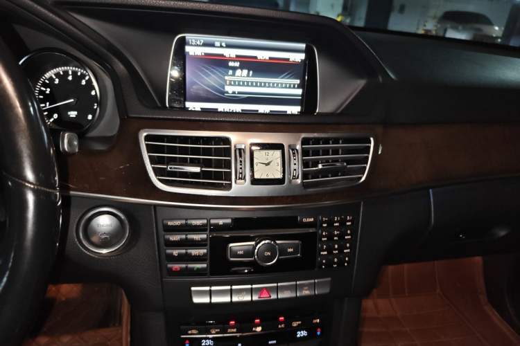 Used Mercedes-Benz E-Class 2015 E 200 L Audio And AC Panel