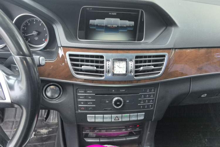 Used Mercedes-Benz E-Class 2015 Facelift E 260 L Luxury Edition Audio And AC Panel