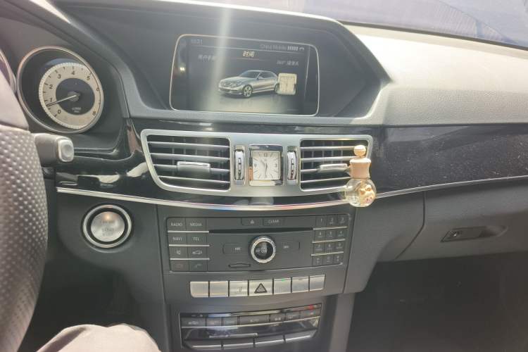 Used Mercedes-Benz E-Class 2015 Restyled E 260 L Sport Edition Audio And AC Panel