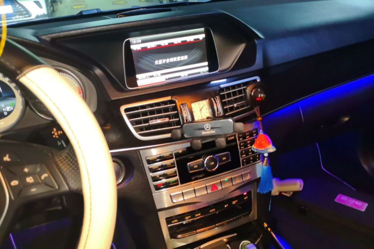 Used Mercedes-Benz E-Class 2015 E 260 L Sport & Fashion Model Audio And AC Panel