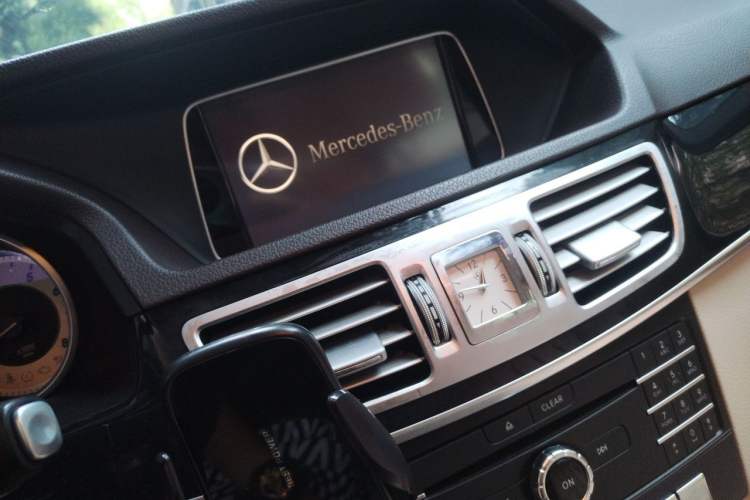 Used Mercedes-Benz E-Class 2015 E 200 L Sport Edition Audio And AC Panel