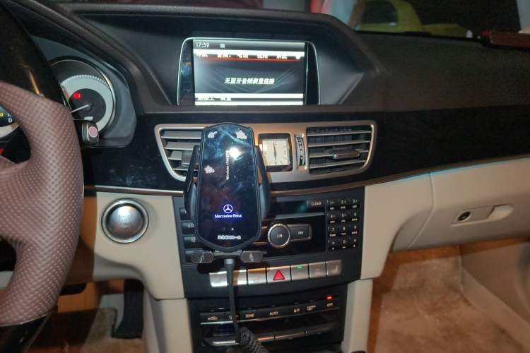 Used Mercedes-Benz E-Class 2015 E 260 L Sport & Fashion Model Audio And AC Panel