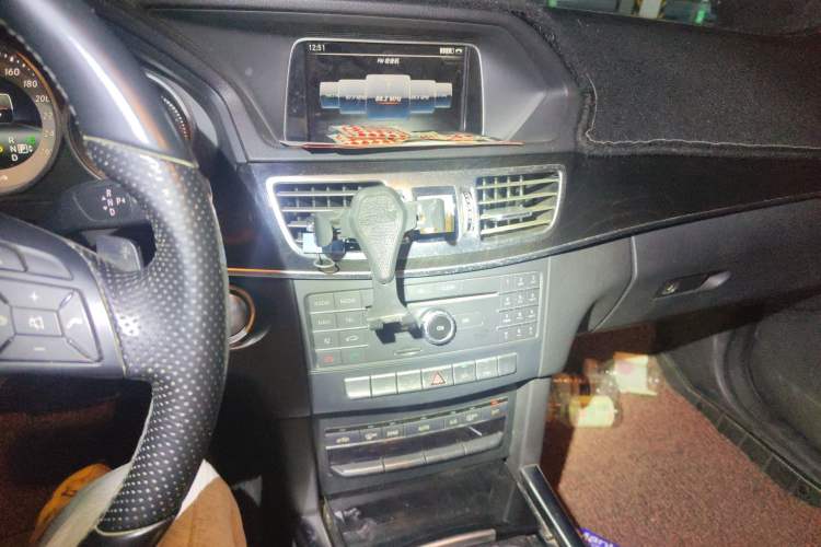 Used Mercedes-Benz E-Class 2015 E 180 L Sport Edition Audio And AC Panel