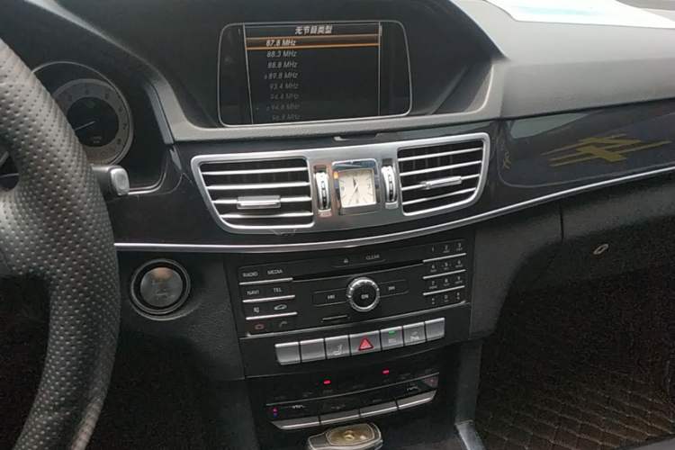 Used Mercedes-Benz E-Class 2015 Revised E 180 L Sport Edition Audio And AC Panel