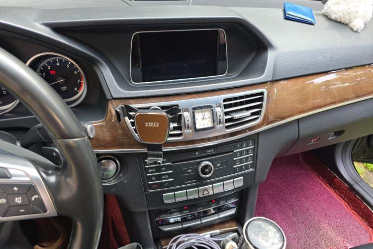 Used Mercedes-Benz E-Class 2015 E 200 L Audio And AC Panel