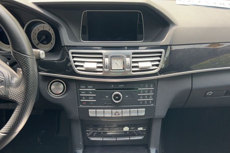 Used Mercedes-Benz E-Class 2015 Facelift E 200 L Sport Edition Audio And AC Panel