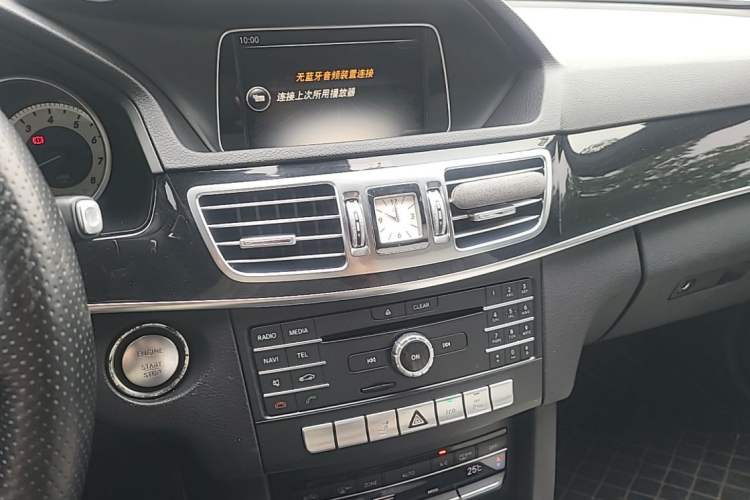 Used Mercedes-Benz E-Class 2015 E 260 L Sport Edition Audio And AC Panel