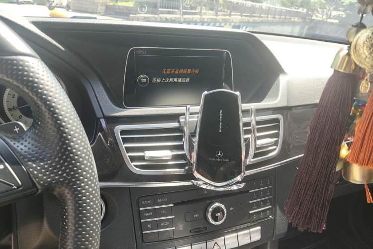 Used Mercedes-Benz E-Class 2015 E 260 L Sport & Fashion Model Audio And AC Panel