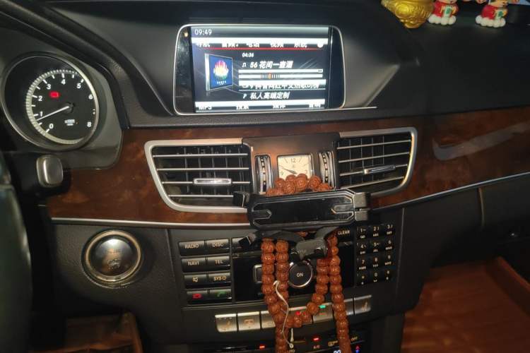 Used Mercedes-Benz E-Class 2015 E 260 L Luxury Model Audio And AC Panel