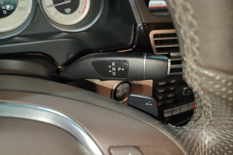 Used Mercedes-Benz E-Class 2015 E 260 L Sport Edition Audio And AC Panel