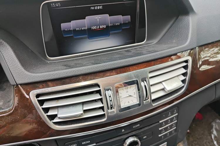 Used Mercedes-Benz E-Class 2015 Facelift E 200 L Audio And AC Panel