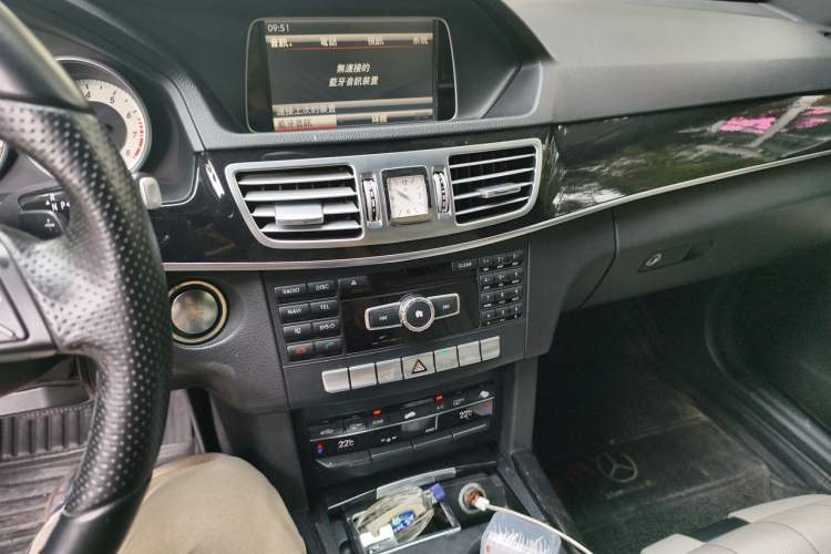 Used Mercedes-Benz E-Class 2015 E 260 L Sport Edition Audio And AC Panel