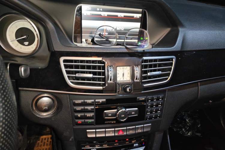Used Mercedes-Benz E-Class 2015 E 200 L Sport Edition Audio And AC Panel