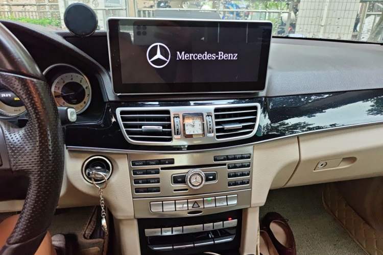 Used Mercedes-Benz E-Class 2015 E 200 L Sport Edition Audio And AC Panel