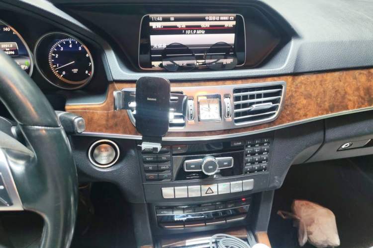 Used Mercedes-Benz E-Class 2015 E 200 L Audio And AC Panel