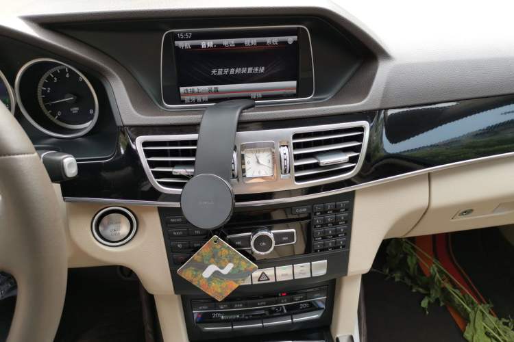 Used Mercedes-Benz E-Class 2015 E 260 L Audio And AC Panel