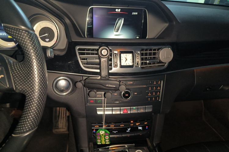 Used Mercedes-Benz E-Class 2015 Restyled E 260 L Sport Edition Audio And AC Panel