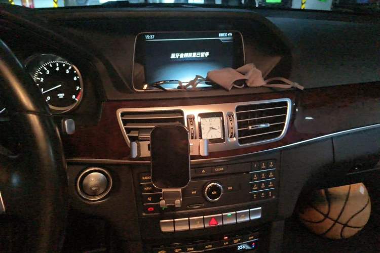 Used Mercedes-Benz E-Class 2015 Facelift E 200 L Audio And AC Panel