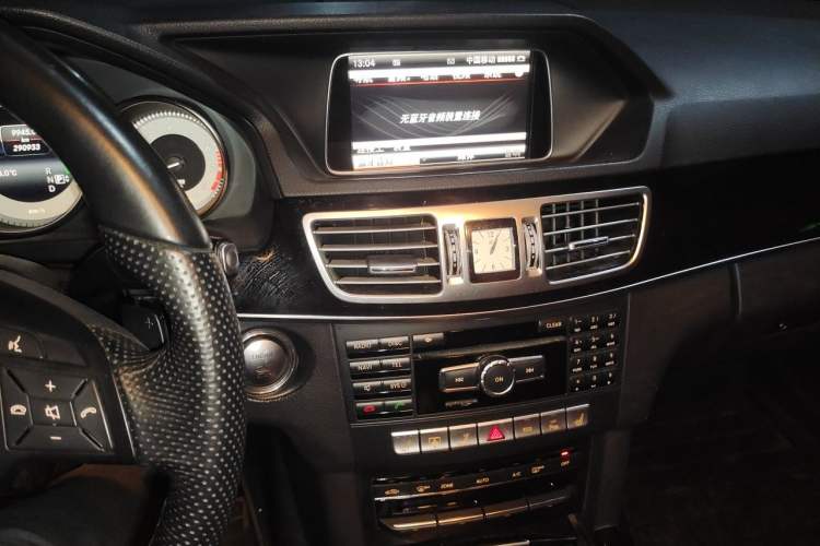 Used Mercedes-Benz E-Class 2015 E 260 L Sport Luxury Model Audio And AC Panel