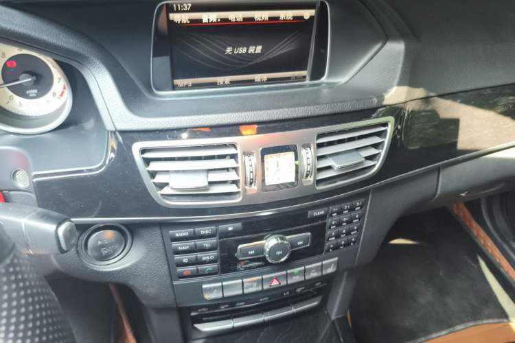 Used Mercedes-Benz E-Class 2015 E 260 L Sport & Fashion Model Audio And AC Panel