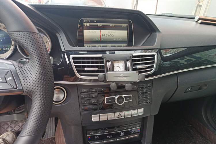Used Mercedes-Benz E-Class 2015 E 260 L Sport Edition Audio And AC Panel