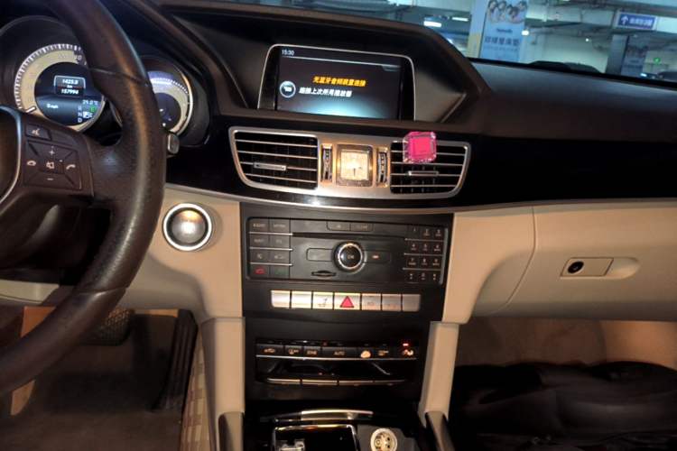 Used Mercedes-Benz E-Class 2015 Restyled E 260 L Sport Edition Audio And AC Panel