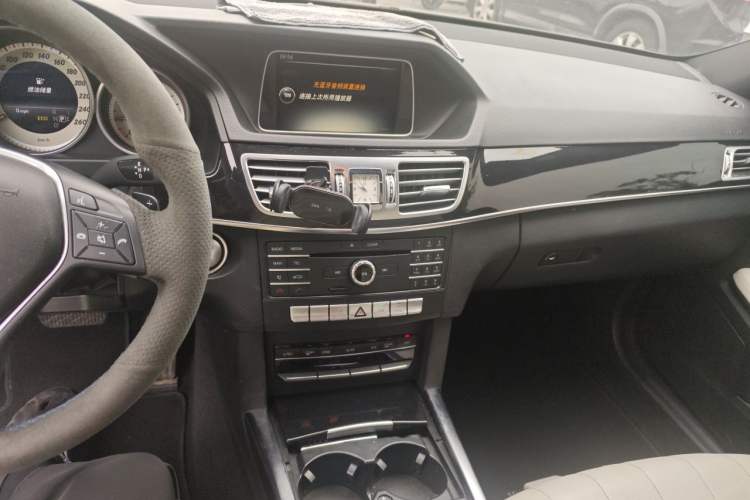 Used Mercedes-Benz E-Class 2015 E 260 L Sport Edition Audio And AC Panel