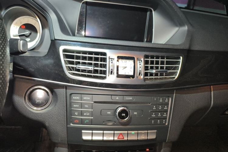 Used Mercedes-Benz E-Class 2015 Restyled E 260 L Sport Edition Audio And AC Panel