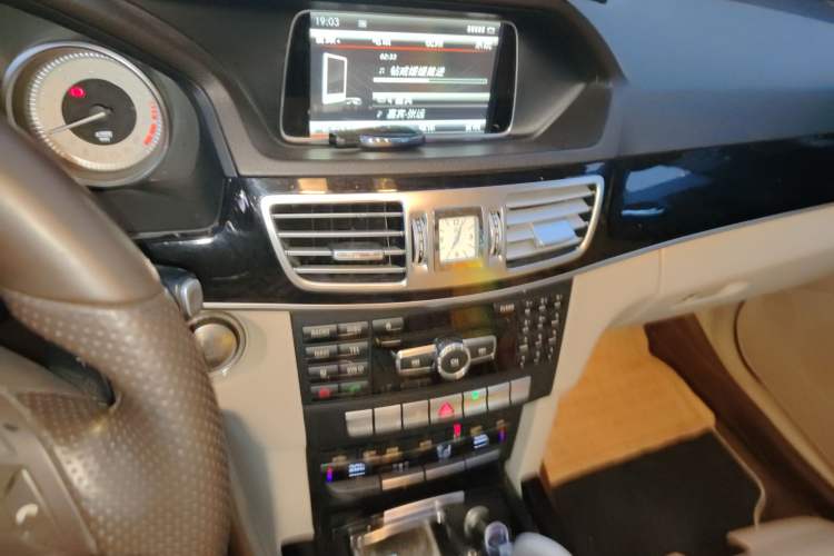 Used Mercedes-Benz E-Class 2015 E 260 L Sport Edition Audio And AC Panel