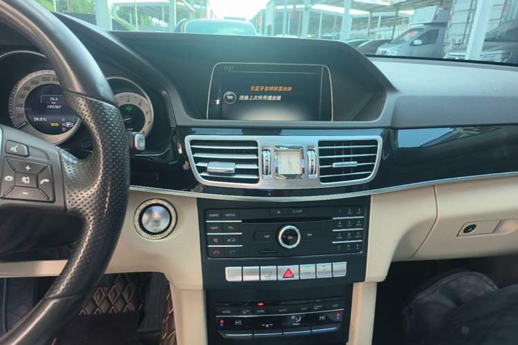 Used Mercedes-Benz E-Class 2015 Restyled E 260 L Sport Edition Audio And AC Panel