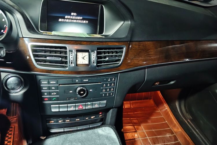 Used Mercedes-Benz E-Class 2015 Facelift E 200 L Audio And AC Panel