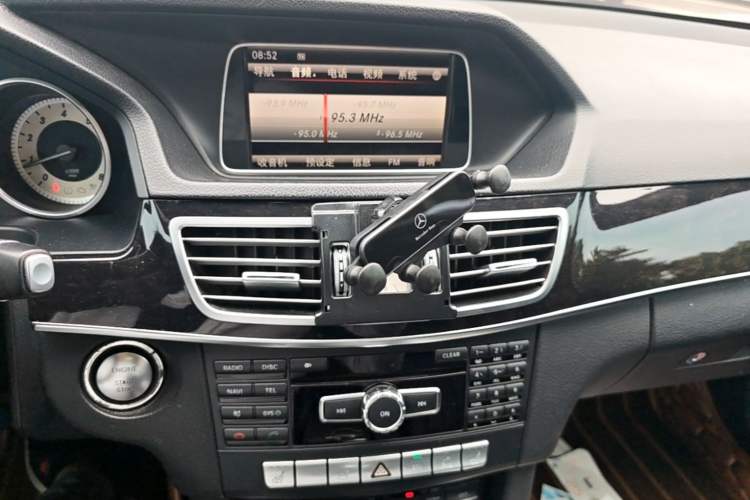 Used Mercedes-Benz E-Class 2015 E 260 L Sport Edition Audio And AC Panel