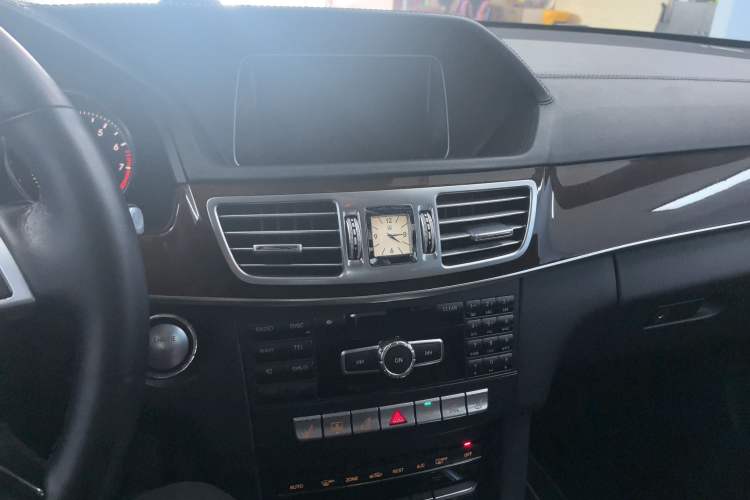 Used Mercedes-Benz E-Class 2015 E 320 L 4MATIC Audio And AC Panel