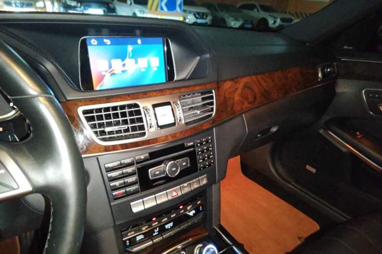 Used Mercedes-Benz E-Class 2015 E 320 L Audio And AC Panel