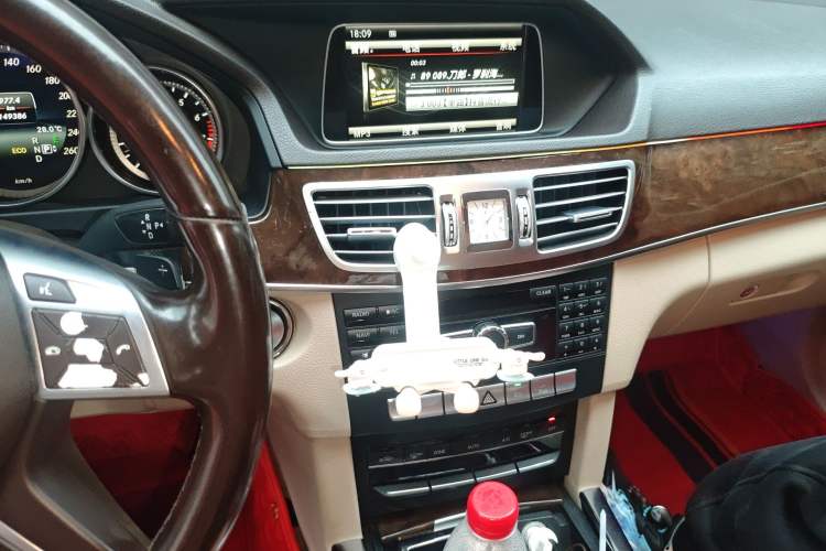 Used Mercedes-Benz E-Class 2015 E 200 L Audio And AC Panel
