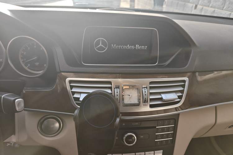Used Mercedes-Benz E-Class 2015 Revised E 260 L Audio And AC Panel
