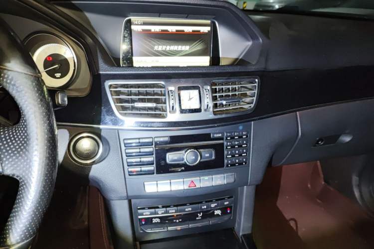 Used Mercedes-Benz E-Class 2015 E 260 L Sport Edition Audio And AC Panel