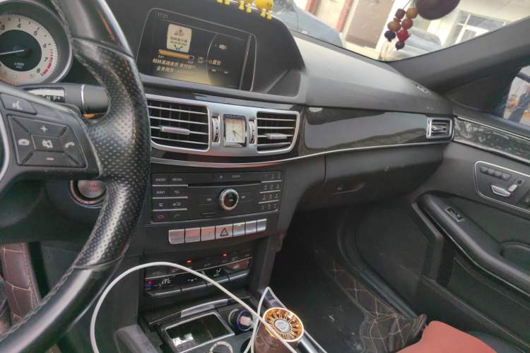 Used Mercedes-Benz E-Class 2015 Restyled E 260 L Sport Edition Audio And AC Panel