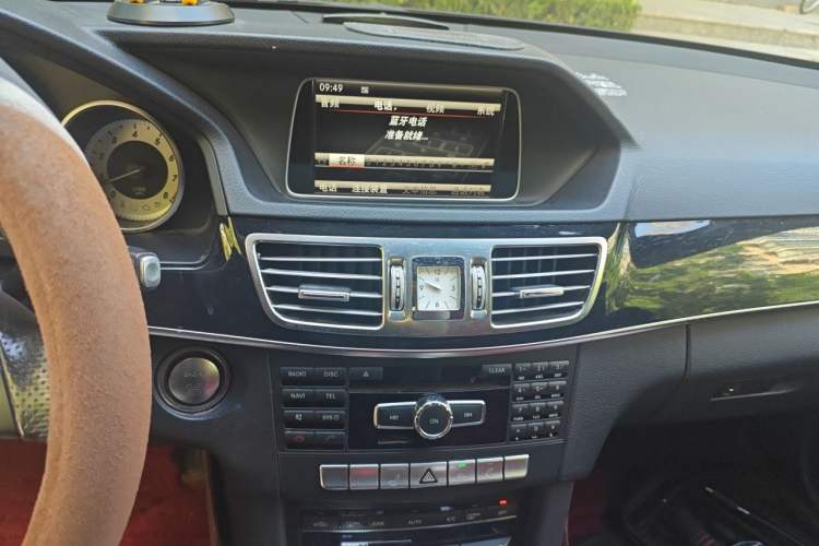 Used Mercedes-Benz E-Class 2015 E 260 L Sport Edition Audio And AC Panel