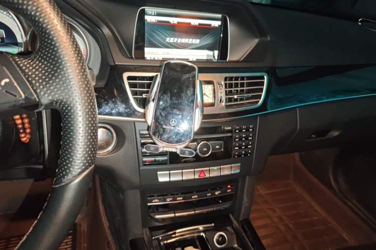 Used Mercedes-Benz E-Class 2015 E 260 L Sport Edition Audio And AC Panel