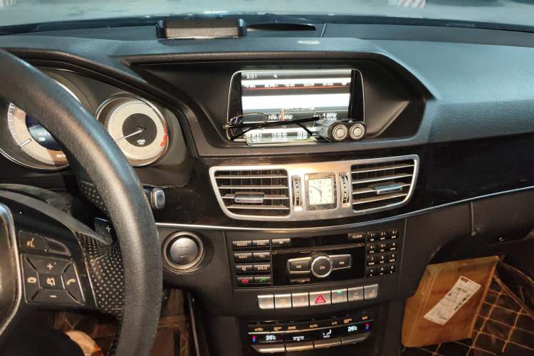 Used Mercedes-Benz E-Class 2015 E 260 L Sport Luxury Model Audio And AC Panel