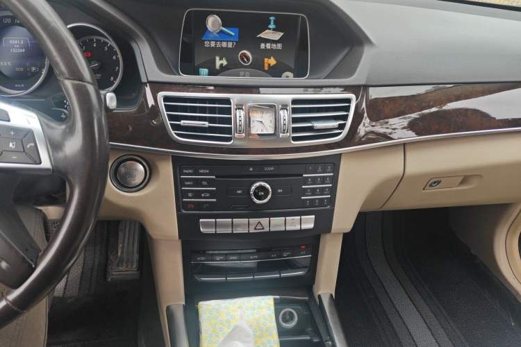 Used Mercedes-Benz E-Class 2015 Facelift E 200 L Audio And AC Panel